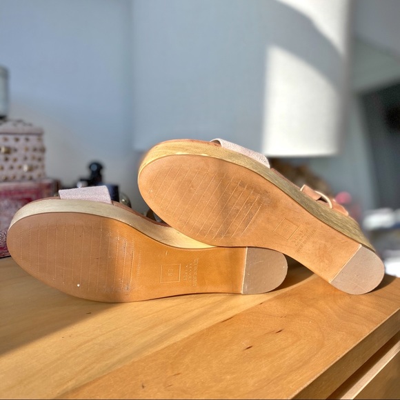 Sling back Wooden Sandal (barely worn, not my style, but very comfy and cute ) - Picture 6 of 7